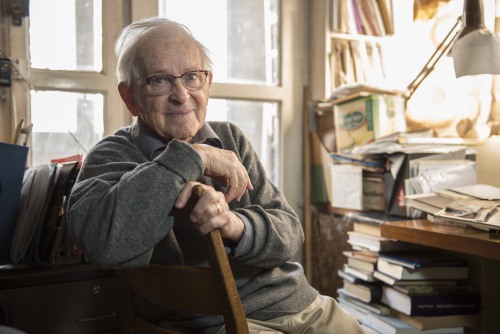 J. Bacon ve svém ateliéru v Jeruzalémě v r. 2014, foto P. Šolar.jpg